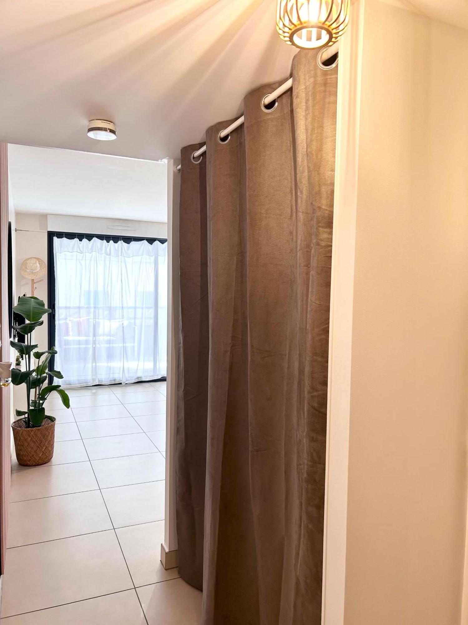 Studio Neuf - Portes De Monaco - Confort - Wifi - Clim Luaran gambar