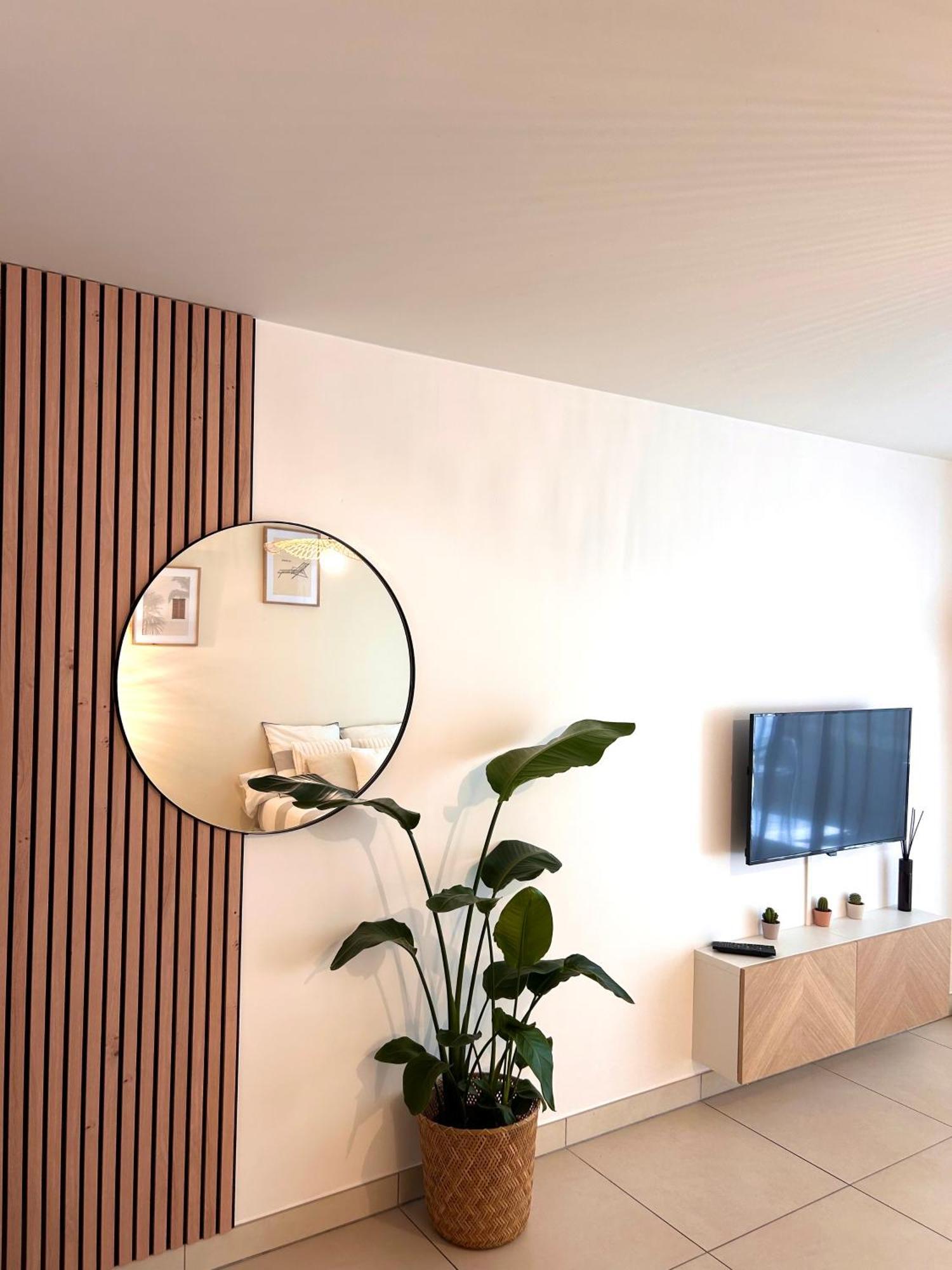 Studio Neuf - Portes De Monaco - Confort - Wifi - Clim Luaran gambar