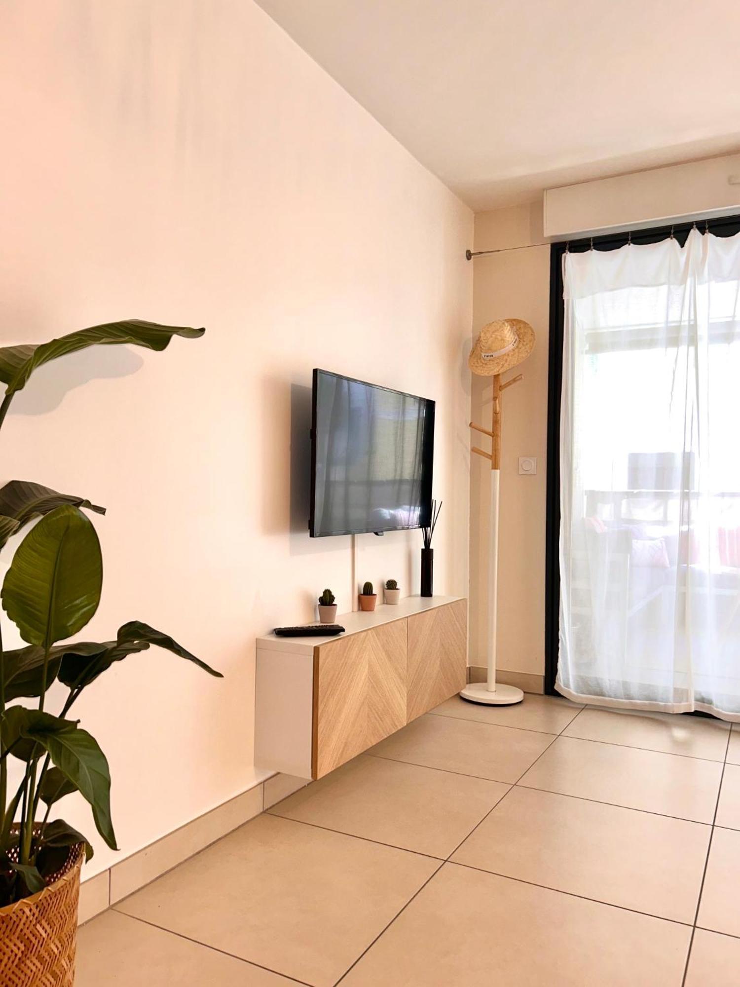 Studio Neuf - Portes De Monaco - Confort - Wifi - Clim Luaran gambar