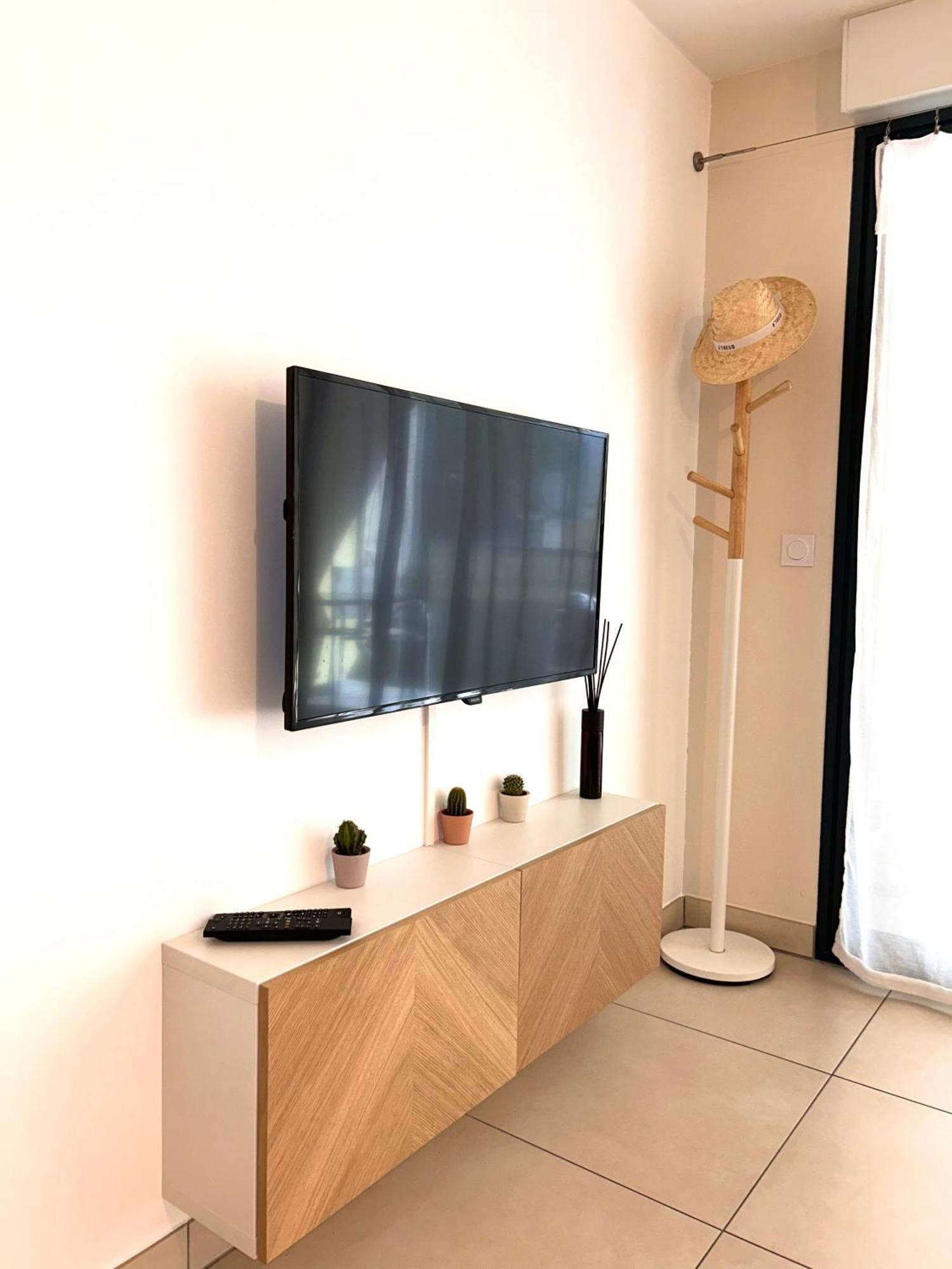 Studio Neuf - Portes De Monaco - Confort - Wifi - Clim Luaran gambar