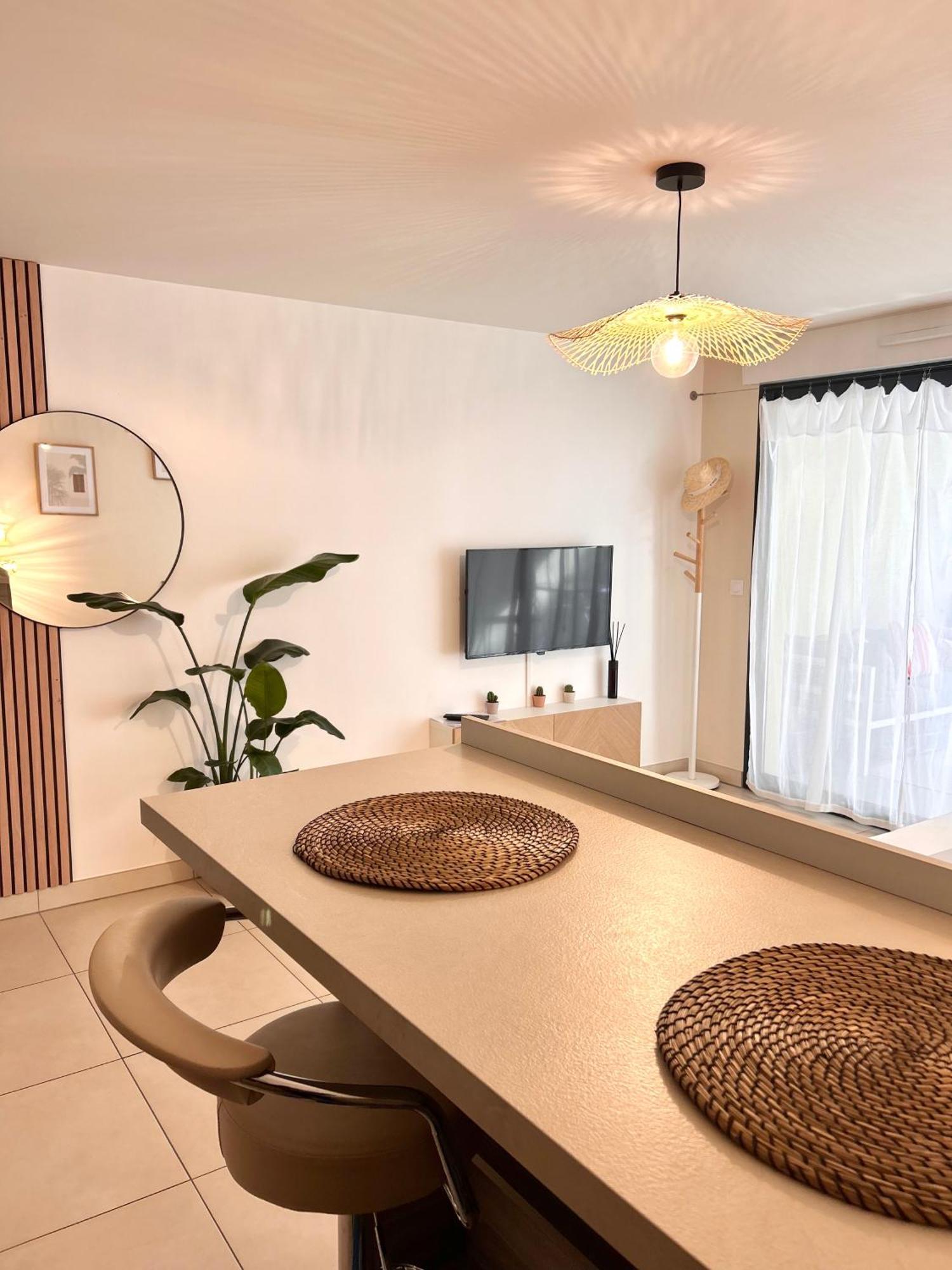 Studio Neuf - Portes De Monaco - Confort - Wifi - Clim Luaran gambar