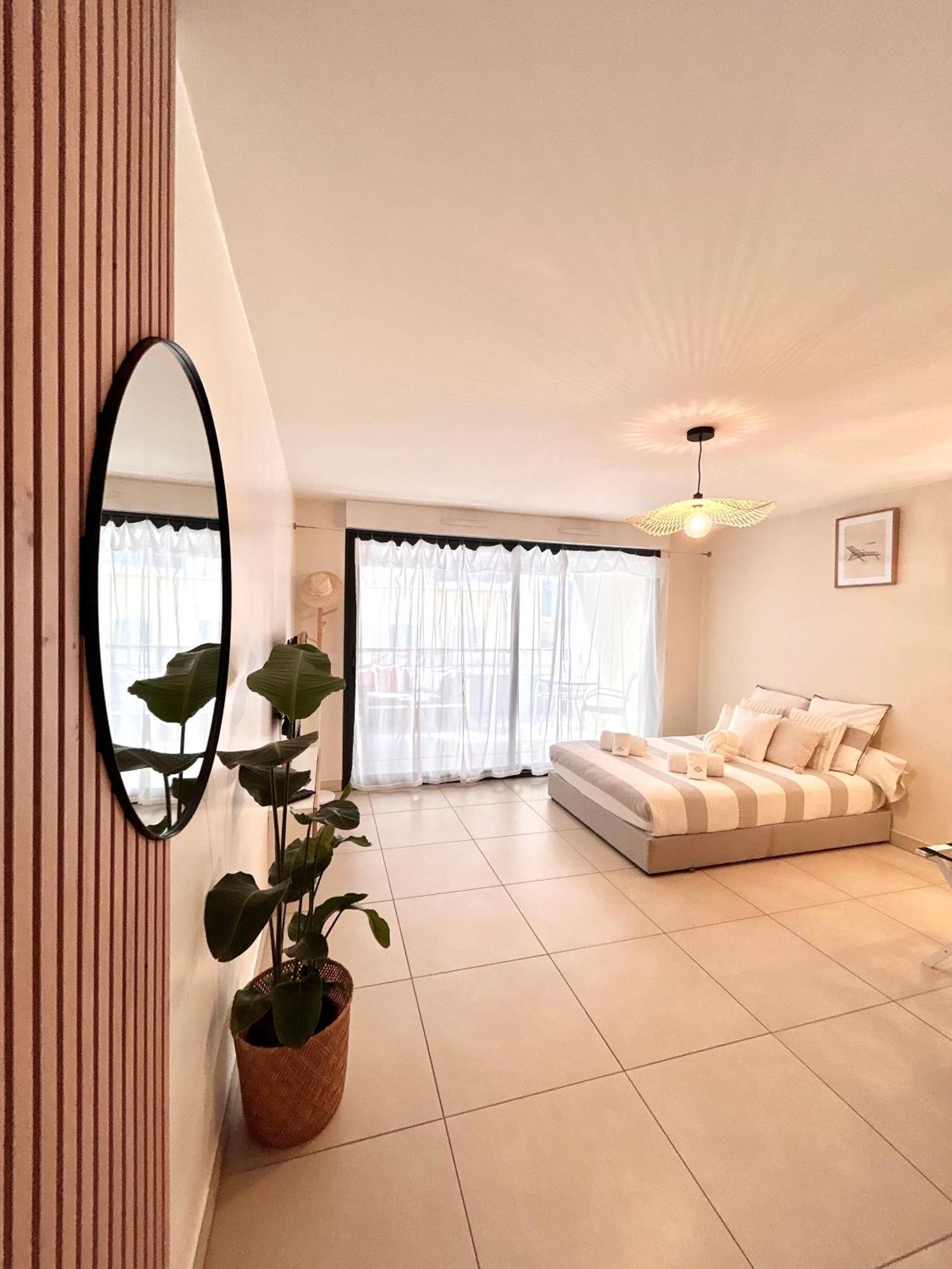 Studio Neuf - Portes De Monaco - Confort - Wifi - Clim Luaran gambar
